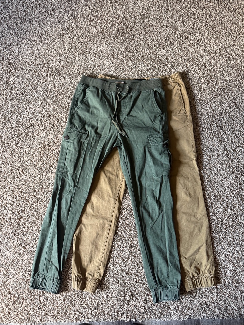 Small Men’s jogger 2p bundle Green and khaki Cargo Jogger Pants Drawstring - Picture 1 of 7